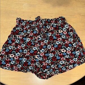 H&M Divided High Waist Black and Red Shorts